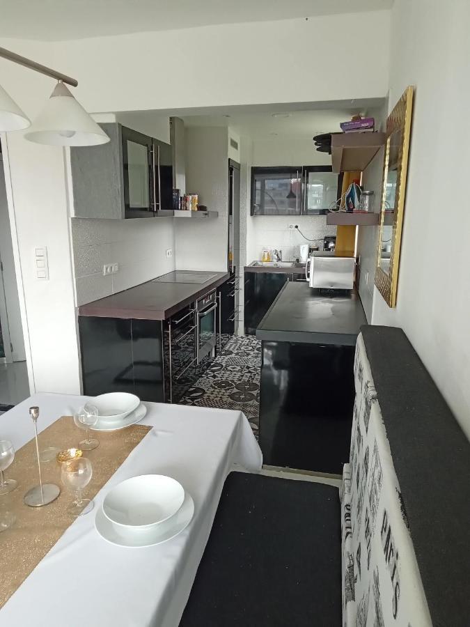 Liege Centre Mediacite Appartement Possible Parking Terrasse Immense 8Eme Pour 2 Personnes מראה חיצוני תמונה