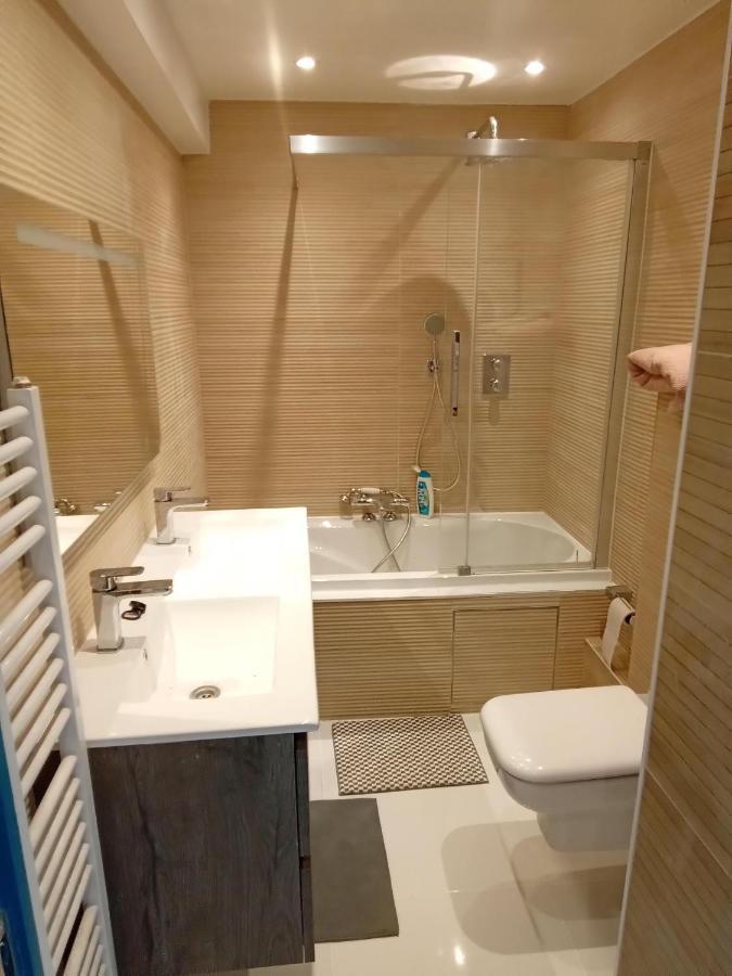 Liege Centre Mediacite Appartement Possible Parking Terrasse Immense 8Eme Pour 2 Personnes מראה חיצוני תמונה