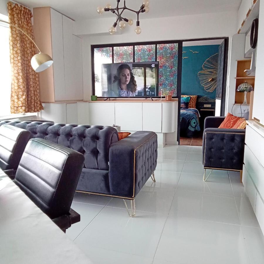 Liege Centre Mediacite Appartement Possible Parking Terrasse Immense 8Eme Pour 2 Personnes מראה חיצוני תמונה